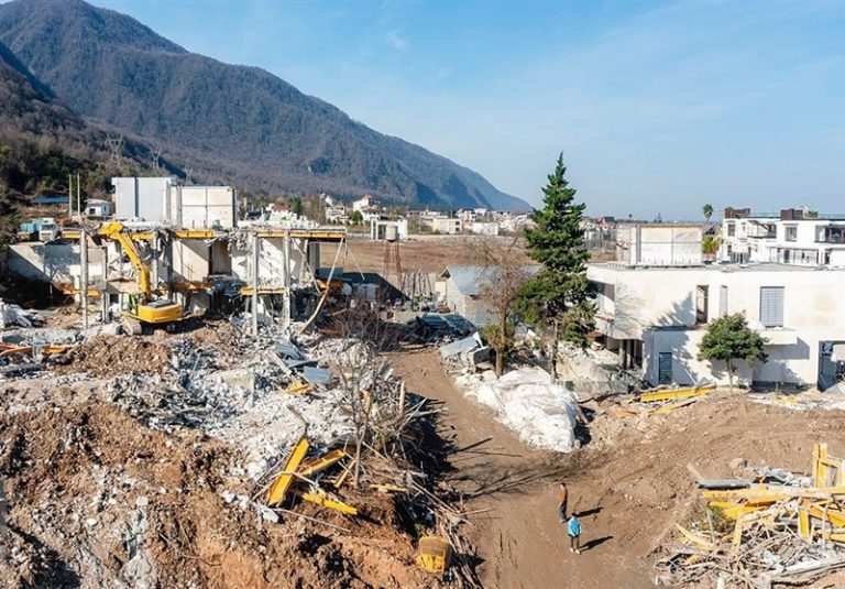 جعل سند آقازادهها برای ساخت ویلاهای لاکچری در نوشهر با سوءاستفاده از نقض صریح قانون