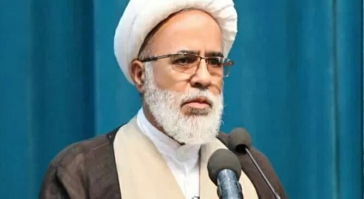 نمایندگان منتخب در میان مردم باشند