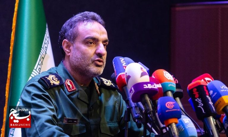 بسیج سازندگی سیاست را میفهمد اما سیاستزده عمل نمیکند