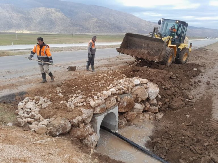 اعلام آمادگی ۲۴ ساعته راهداری شهرستان دالاهو برای خدمات دهی بزرگراه کربلا