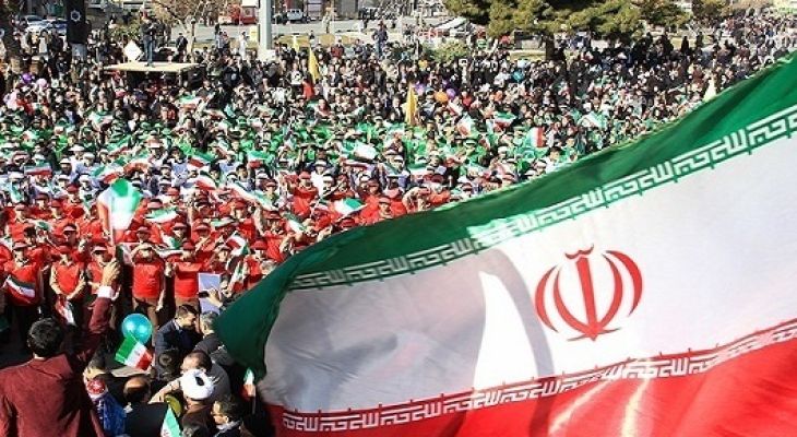 هوشیاری ملت کلید فتح قلههای پیشرفت انقلاب