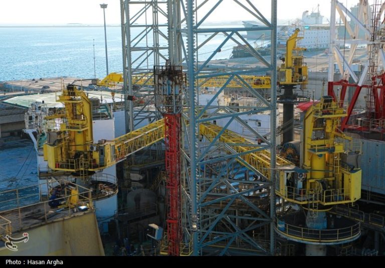 افزایش ۴۵۰۰ بشکهای تولید نفت ایران به همت قرارگاه خاتم