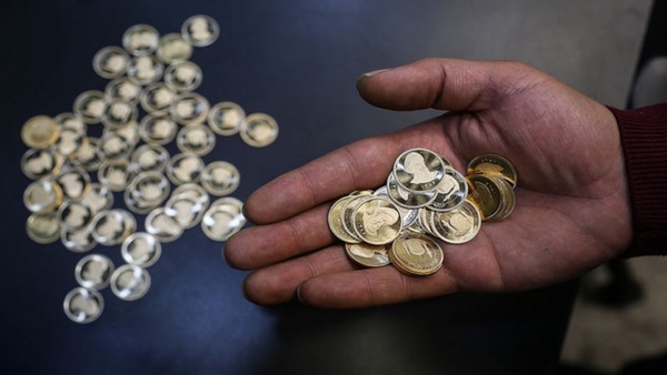 رشد قیمت سکه و افت نرخ طلا در بازار