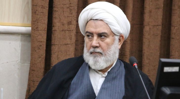 مقام معظم رهبری تاریخ زنده انقلاب هستند